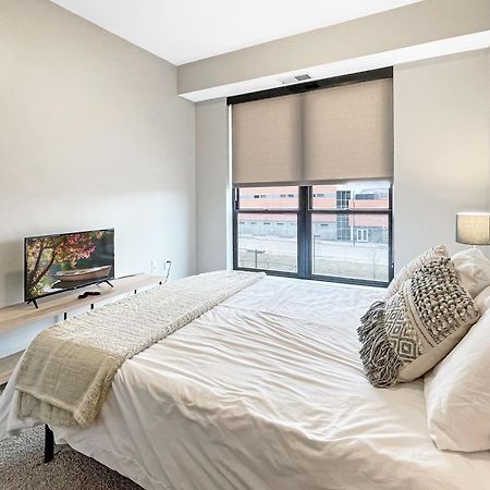 Large Downtown 2Br -Hot Tub-Downtown! Apartment Des Moines Luaran gambar