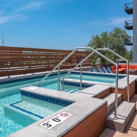 Large Downtown 2Br -Hot Tub-Downtown! Apartment Des Moines Luaran gambar