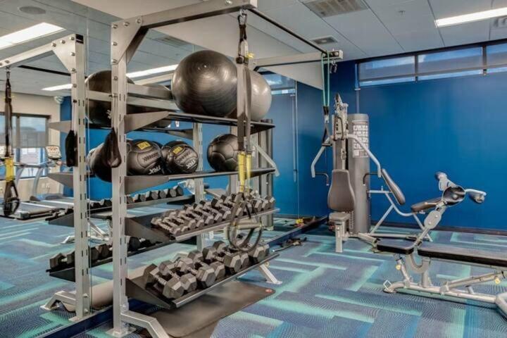 Large Downtown 2Br -Hot Tub-Downtown! Apartment Des Moines Luaran gambar