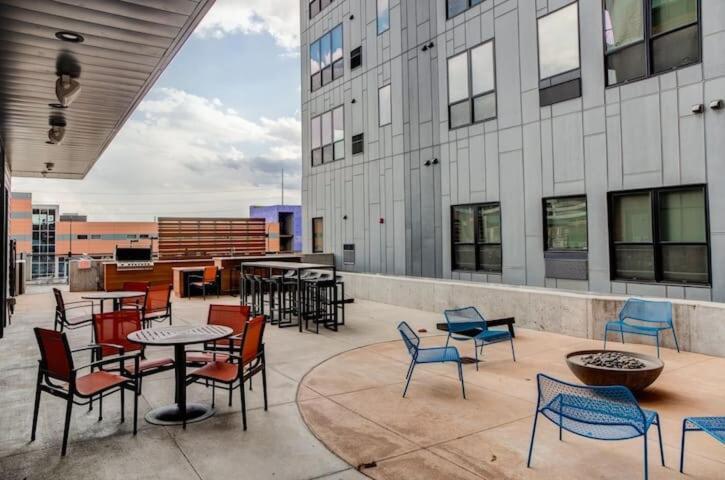 Large Downtown 2Br -Hot Tub-Downtown! Apartment Des Moines Luaran gambar